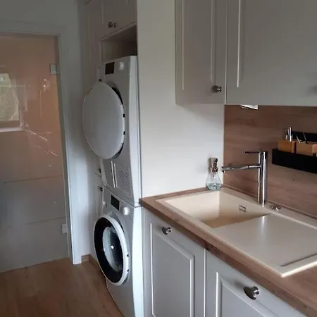 3 Zi-wohnung In Idyllischer Lage *