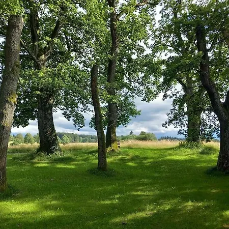 3 Zi-wohnung In Idyllischer Lage *